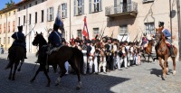 Un carré d'infanterie française harcelé par des cavaliers autrichiens